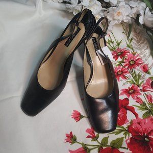1188 Size 8M Liz Claiborne Black Leather Shoes